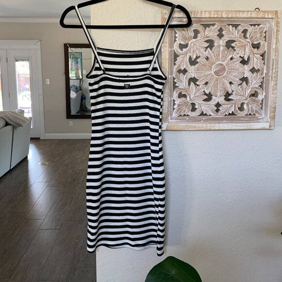 Billabong black and white dress size S - Picture 2 of 3